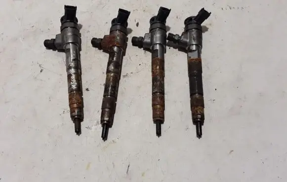 Renault Megane IV Fuel injector 8201636333