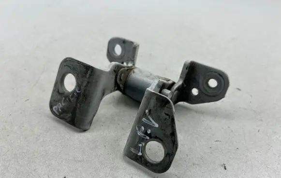 Chrysler Pacifica Front door upper hinge 1120038