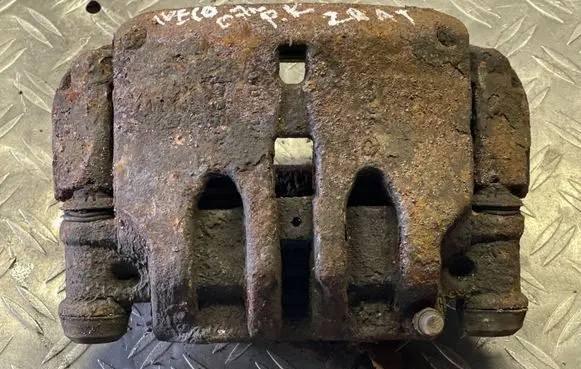 Iveco Daily 35 - 40.10 Front brake caliper