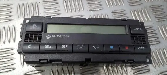 Volkswagen PASSAT B5 Climate control unit