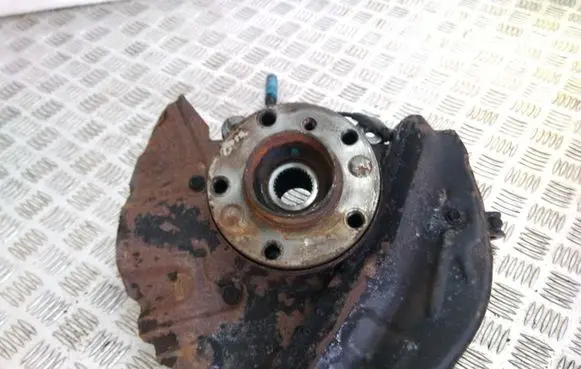 BMW X5 E53 Front wheel hub