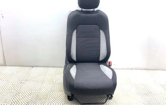 Toyota Avensis T270 Front passenger seat