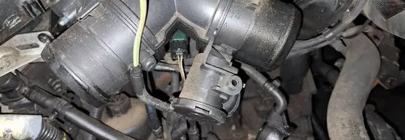 Volvo V50 Throttle valve 9647015480