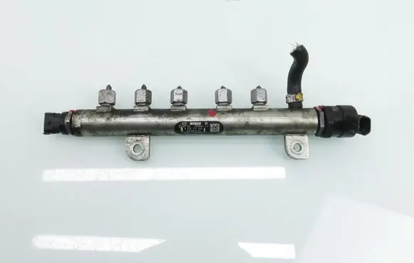 Opel Zafira B Fuel main line pipe 55200266 0445214056 0281002507