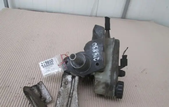 Volkswagen PASSAT B4 Master brake cylinder