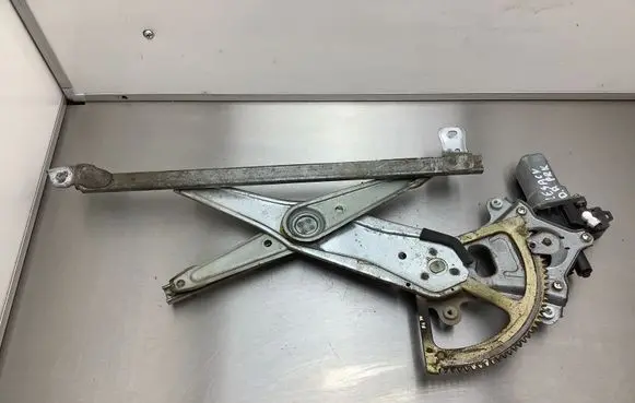 Subaru Legacy Front door window regulator with motor 311130