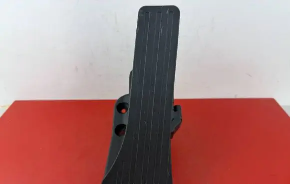 Mercedes-Benz C W206 Accelerator throttle pedal A2233000000