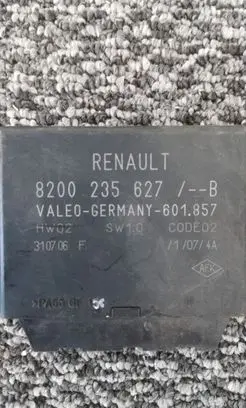 Renault Laguna III Parking PDC control unit/module 8200235627