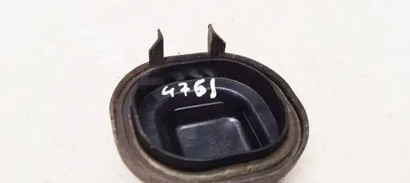 Nissan Primera Headlight/headlamp dust cover 88201812