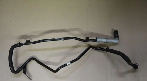 Volkswagen Touareg II Engine coolant pipe/hose 7P6121070D 7P6121070S