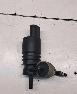 Mercedes-Benz B W245 Headlight washer pump 2048660221
