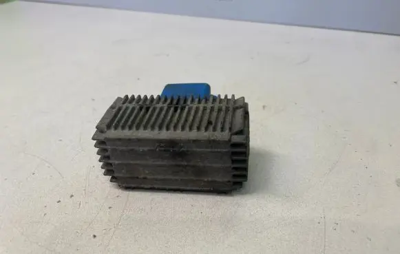 Opel Astra H Glow plug pre-heat relay 55353011 51299014B