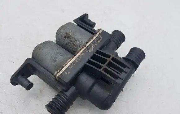 BMW X5 E53 Coolant heater control valve 8374995