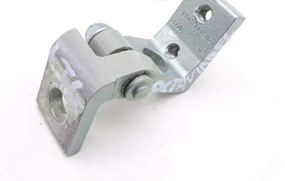 Skoda Octavia Mk2 (1Z) Rear door hinge set 1Z0833401B