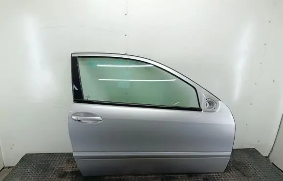 Mercedes-Benz C W203 Front door
