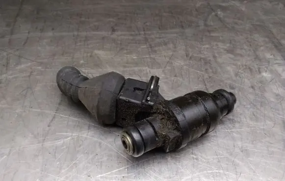 Audi A6 S6 C5 4B Fuel injector 078133551AC