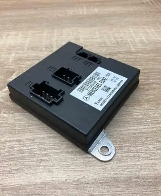 Mercedes-Benz E W211 Door control unit/module 2115452132