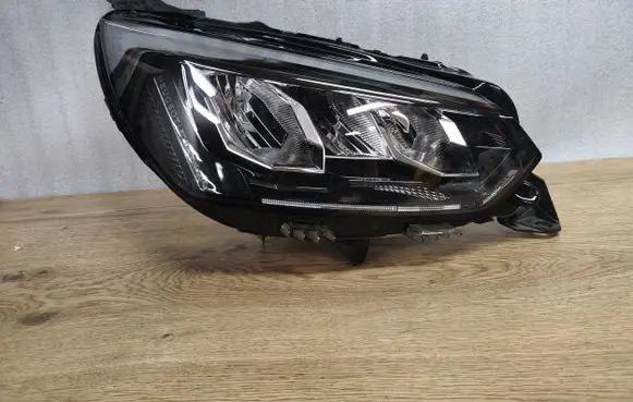 Peugeot 208 Headlight/headlamp 9833036180 73313326