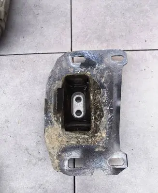 Toyota ProAce City Gearbox mount 9812667680 9807420980