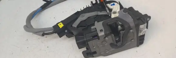 Mercedes-Benz E W238 Front door lock A2220063999