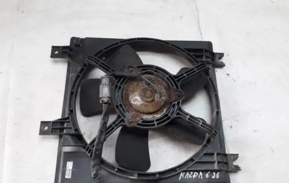 Mazda 626 Radiator cooling fan shroud