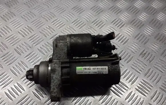 Skoda Fabia Mk2 (5J) Starter motor 02T911023S