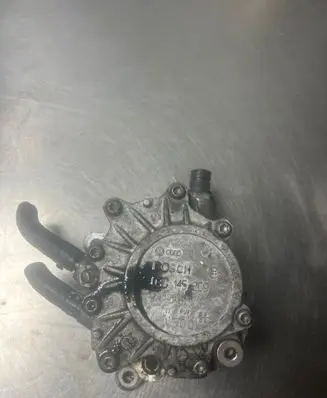 Audi A4 S4 B7 8E 8H Vacuum pump 03G145209 260504B