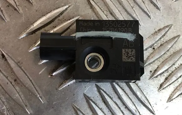 Chevrolet Cruze Airbag deployment crash/impact sensor 13502577 152B6190B