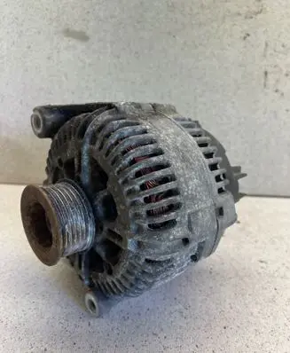 BMW X3 E83 Generator/alternator 7799204 2543305B 1G17C048