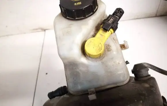 Opel Insignia A Brake fluid reservoir 03350890231 03.3508-9023.1