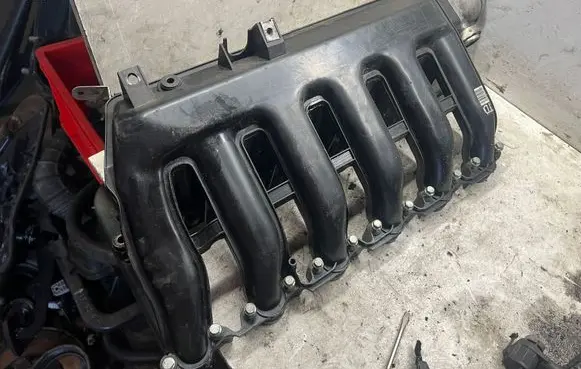 BMW 5 E39 Intake manifold 7790480