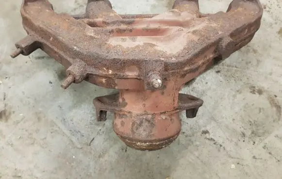 Volkswagen Jetta I Exhaust manifold 068253033