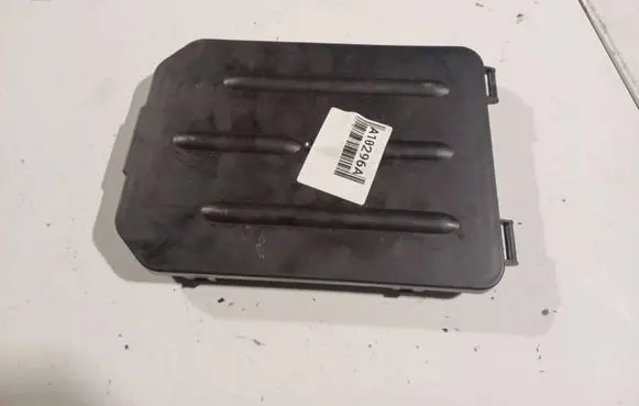 Audi A4 S4 B6 8E 8H Fuse box cover 5078