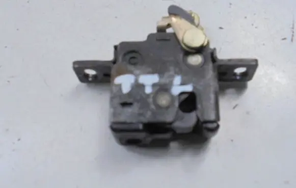 Audi A6 S6 C4 4A Tailgate/trunk/boot lock/catch/latch 4A9827505C