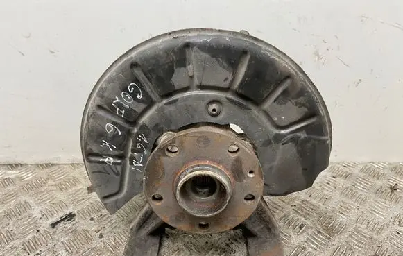 Volkswagen Golf VI Front wheel hub