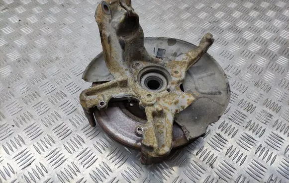 Volkswagen Golf VI Front wheel hub