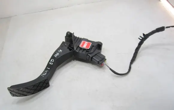 Volkswagen Golf VII Accelerator throttle pedal 5Q1723503H 6PV01062111 07142211