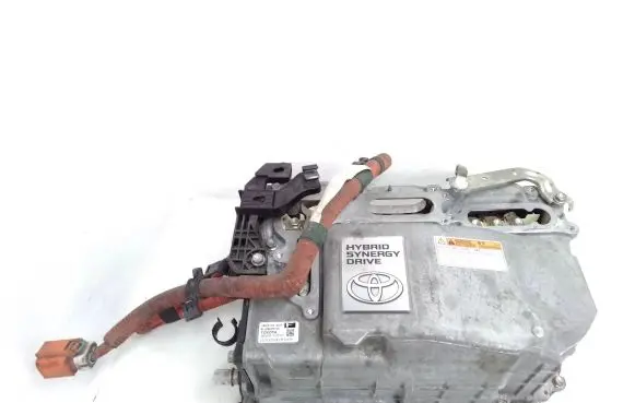 Toyota Yaris Voltage converter inverter G920052010