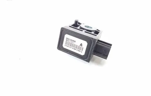 Mitsubishi Pajero Airbag deployment crash/impact sensor 8651A068