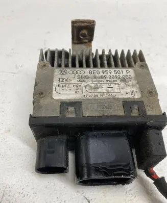 Audi A4 S4 B7 8E 8H Coolant fan relay 8E0959501P 898092000