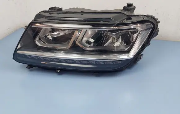 Volkswagen Tiguan Headlight/headlamp 5NB941035B 0301101231