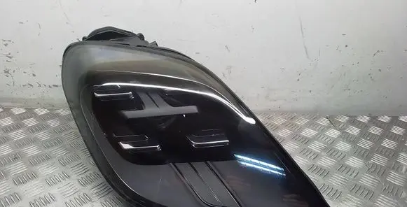 Porsche Cayenne (9Y0 9Y3) Headlight/headlamp 976941006K
