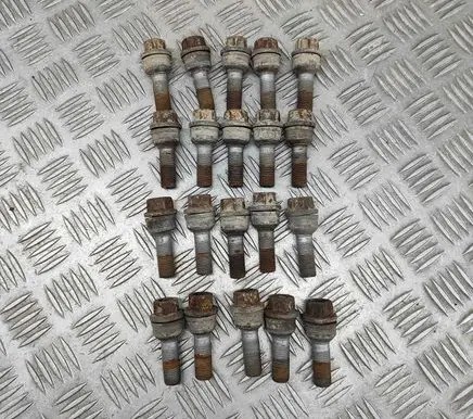 Volkswagen Amarok Nuts/bolts WHT001964A
