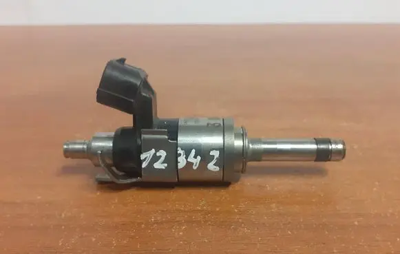 Mazda CX-5 II Fuel injector PYFA13250A 12U22-01861