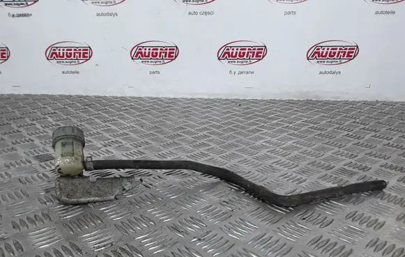 Honda CR-V Brake fluid reservoir 