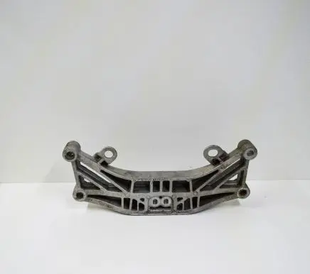 Gearbox mounting bracket