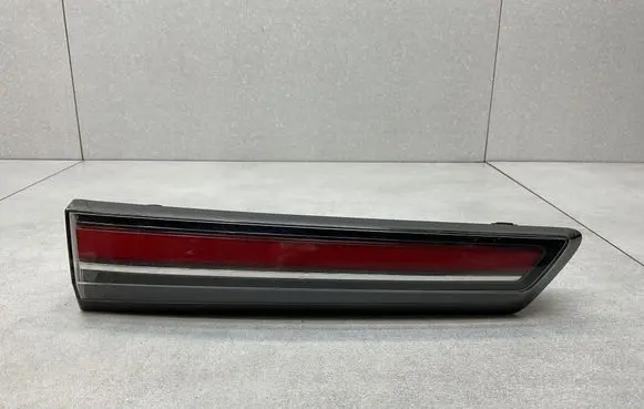 Opel Mokka B Tailgate rear/tail lights 9833944480