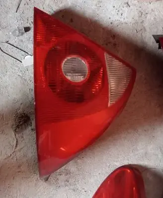Ford Mondeo Mk III Rear/tail lights 1S7113404A