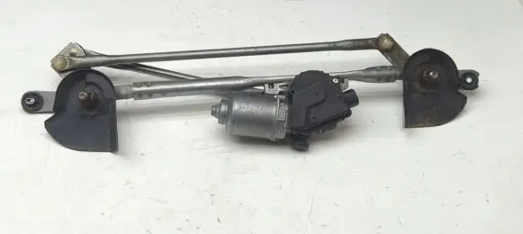 Mitsubishi Outlander Front wiper linkage and motor 593005630