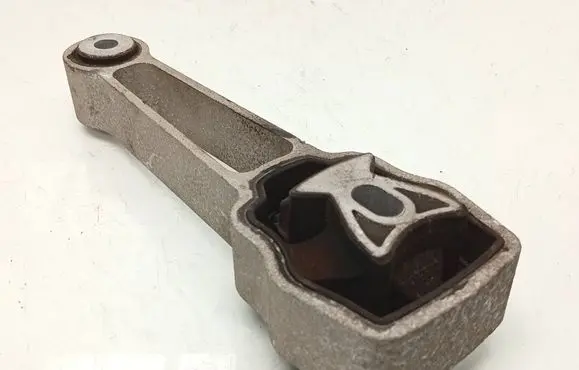 Engine mount bracket